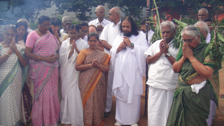 49 Pongal Festival Guru Mahan Blessing the World